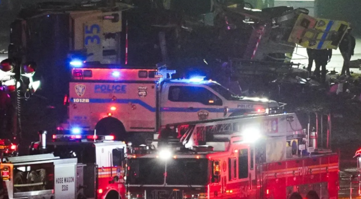 Air Canada plane collision on LaGuardia runway