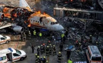 Missile flashes over Tel Aviv during Iran attack